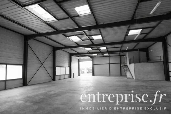 Location Local d'activités 803 m²