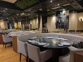 Retail in Madrid, Madrid to rent Interior Photo- Image 2 of 6