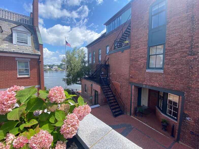 117 Bow St, Portsmouth 03801 UK