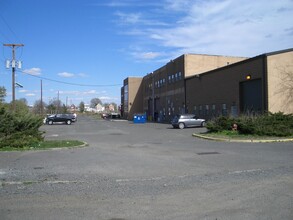 900 Port Reading Ave, Port Reading, NJ for rent Building Photo- Image 2 of 5