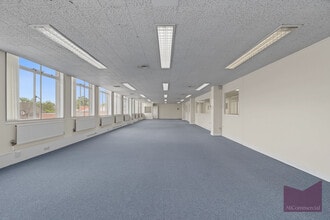 Mount Pleasant Rd, Barnet to rent Interior Photo- Image 2 of 9