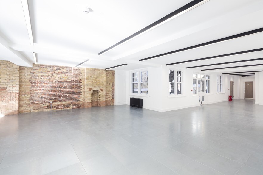 50-51 High Holborn, London to rent - Interior Photo - Image 3 of 11