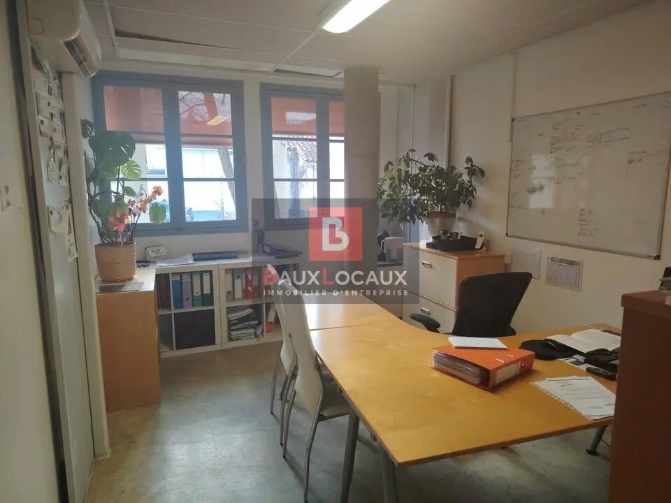 Location Bureaux 157 m² - Photo 1