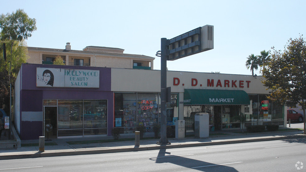 320-322 W 17th St, Santa Ana, CA for sale - Building Photo - Image 2 of 4