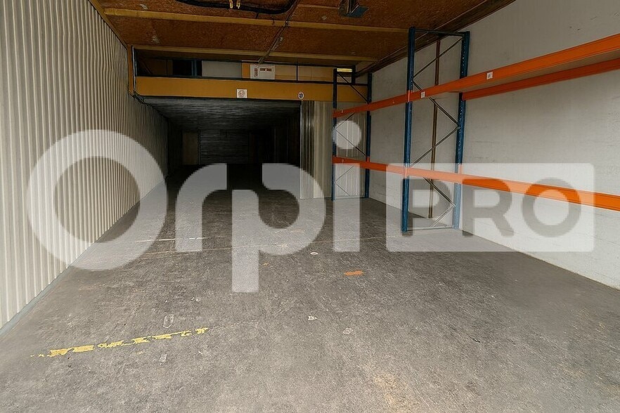 Office in Savigny-le-Temple to rent - Interior Photo - Image 3 of 9