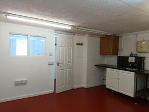 Woodland Dr, Grantham to rent Interior Photo- Image 2 of 2