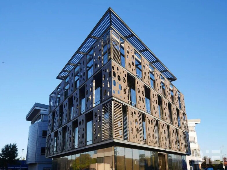 Office in Mérignac to rent - Building Photo - Image 1 of 9