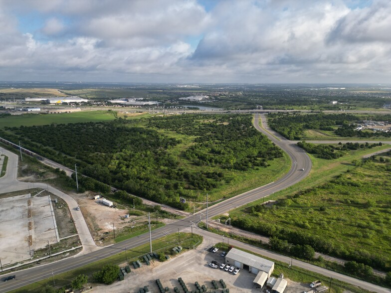 Harris Branch Parkway/Decker @ 290 hwy, Austin, TX for sale - Primary Photo - Image 1 of 4