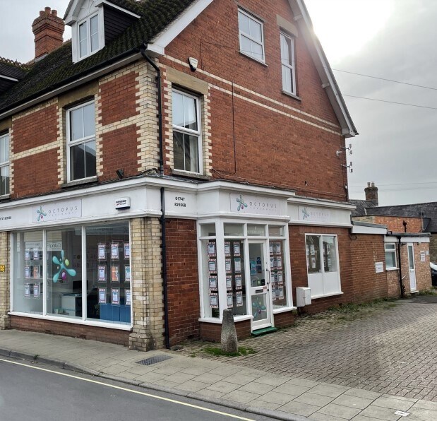 Newbury, Gillingham for sale Primary Photo- Image 1 of 1