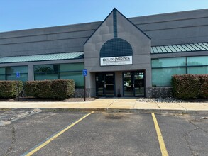 1936-1962 Star Batt Dr, Rochester Hills, MI for rent Building Photo- Image 1 of 11