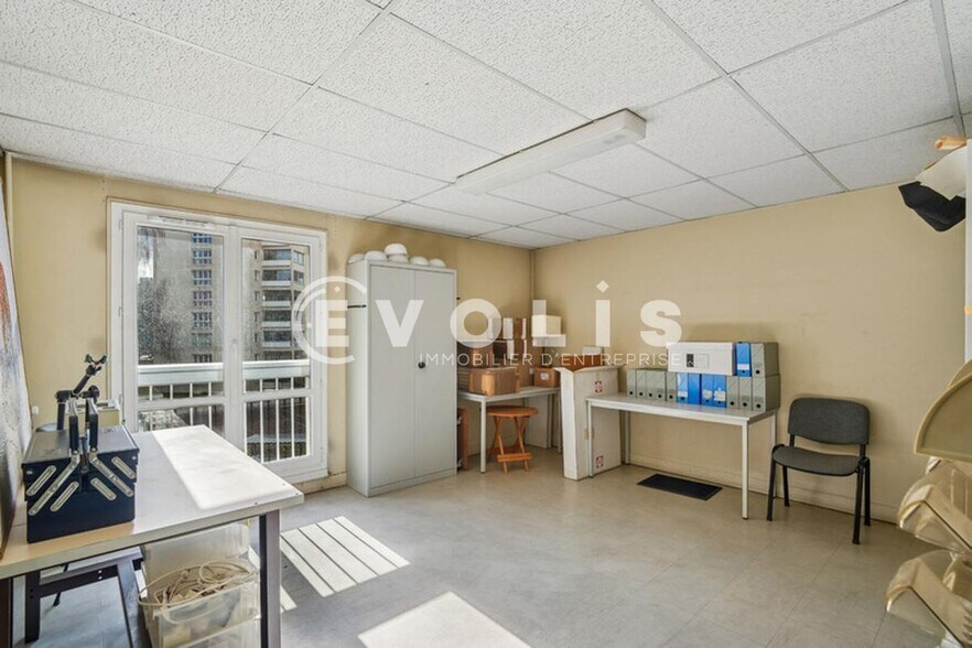 Office in Noisy-le-Grand for sale - Interior Photo - Image 2 of 10