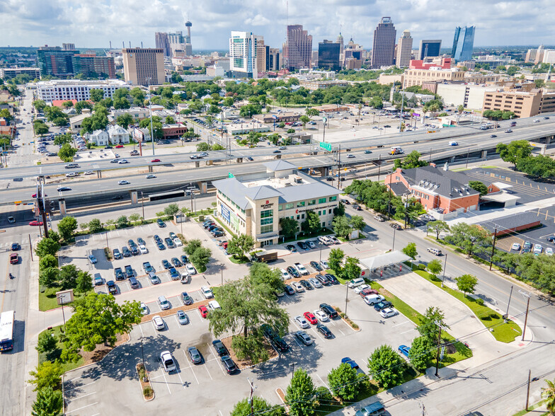 1100 McCullough Ave, San Antonio, TX for rent - Aerial - Image 2 of 4