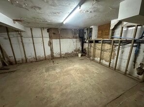 70 High St, West Drayton to rent Interior Photo- Image 2 of 3