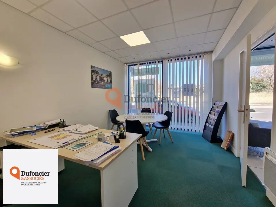 Vente Bureaux 82 m² - Photo 1