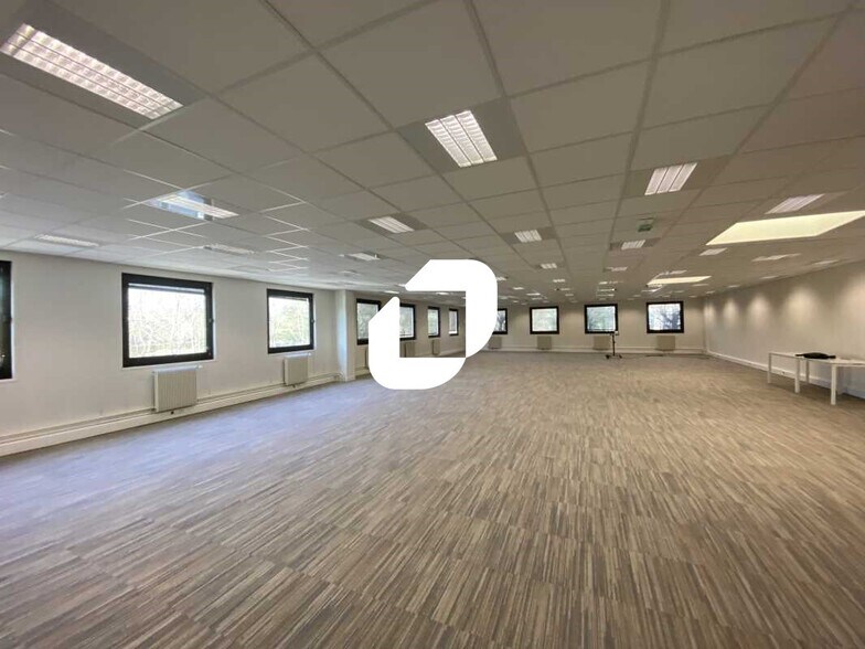 Office in Villepinte to rent - Interior Photo - Image 2 of 5