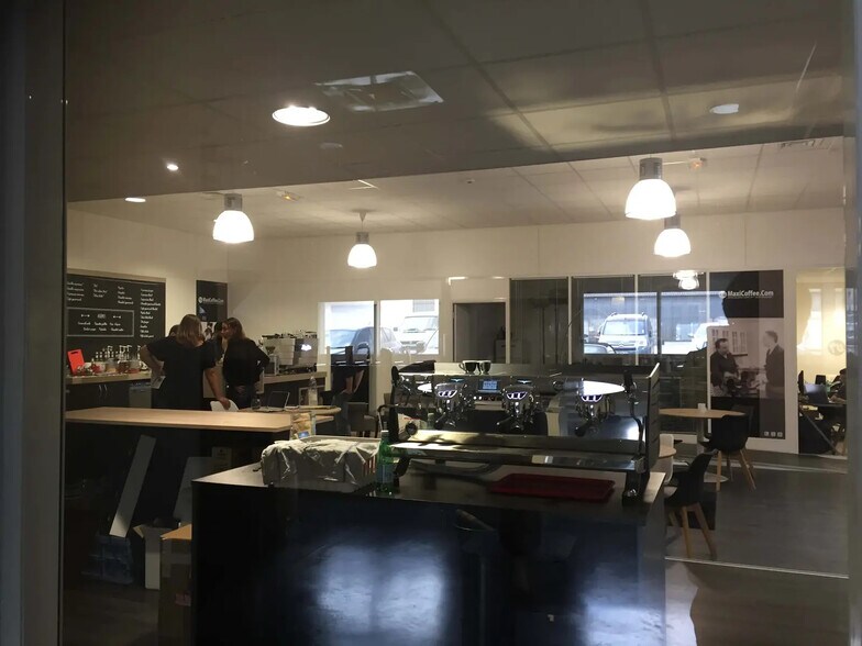 1051 Boulevard De L'Industrie, La Teste-de-Buch to rent - Interior Photo - Image 3 of 8