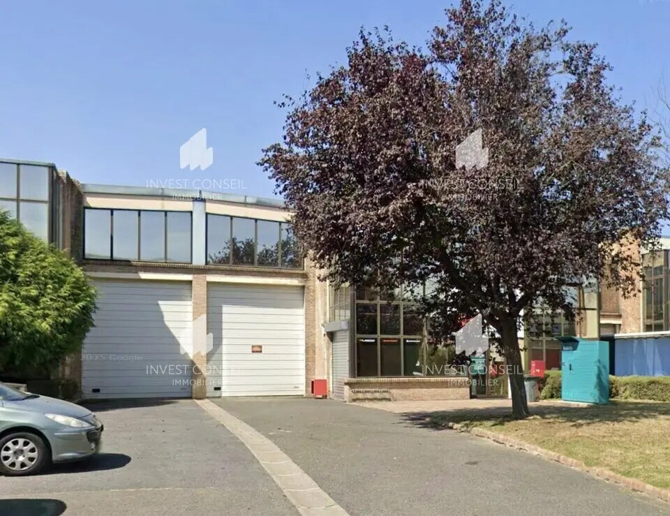 Light Industrial in Le Thillay to rent Building Photo- Image 1 of 12