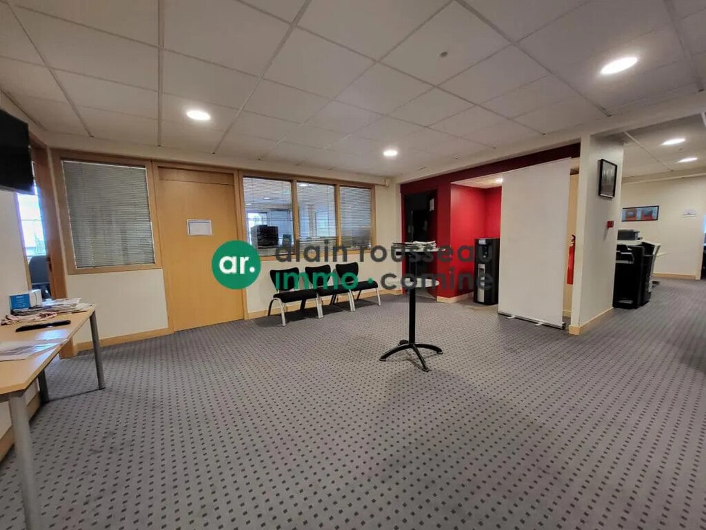 Vente Bureaux 720 m² - Photo 1