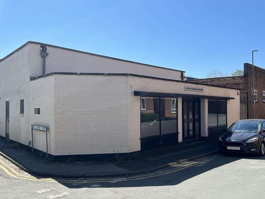 West St, Newcastle Under Lyme to rent Building Photo- Image 1 of 10