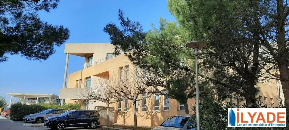 Office in Aix-en-Provence to rent Building Photo- Image 1 of 6