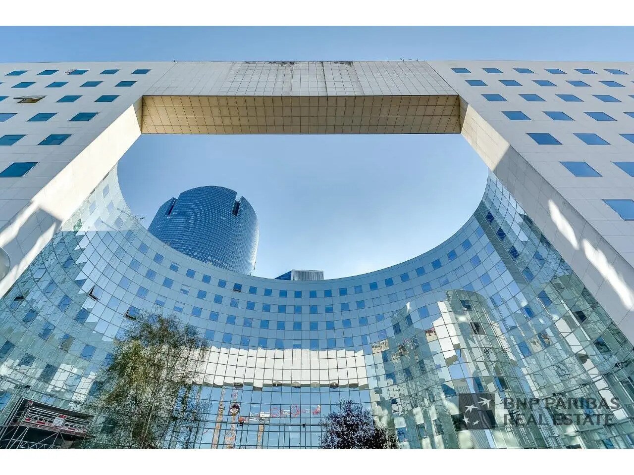 Office in Puteaux to rent Building Photo- Image 1 of 19