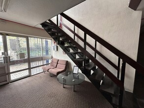 Cross Green Appr, Leeds to rent Interior Photo- Image 2 of 4