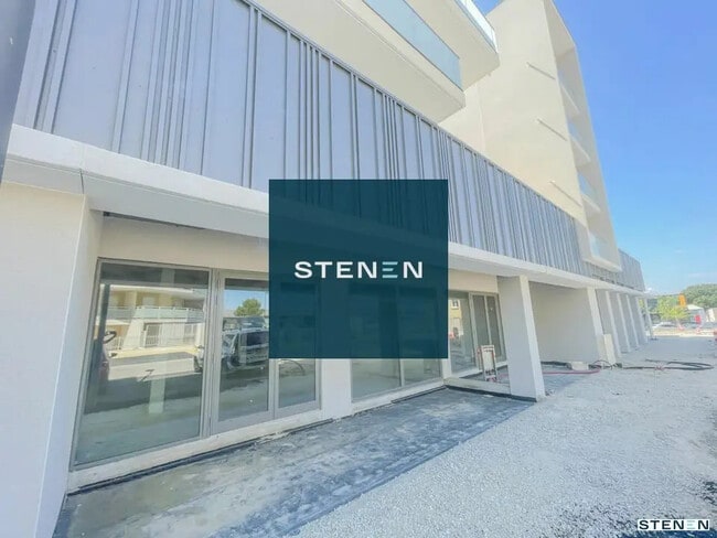 Location Commerce 255 m² à 742 m²