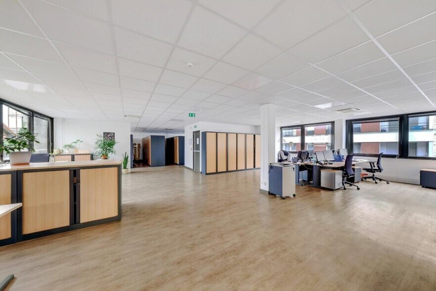 Office in Ivry-sur-Seine to rent - Building Photo - Image 3 of 18