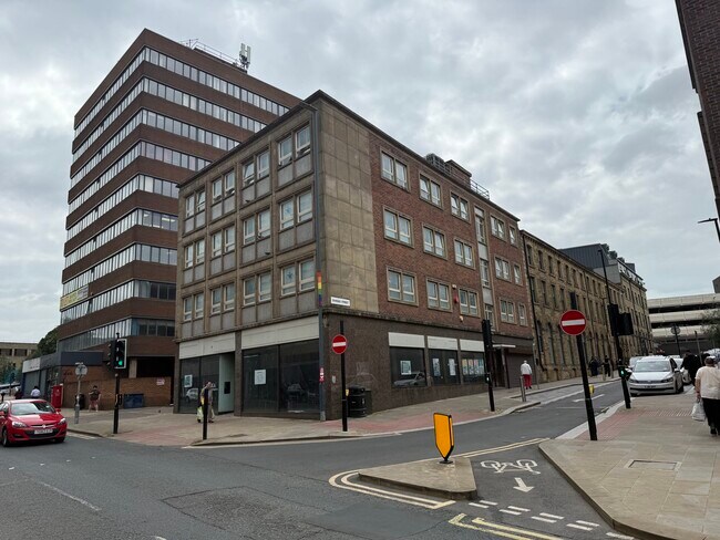 More details for 26-28 Market St, Huddersfield - Retail to Rent