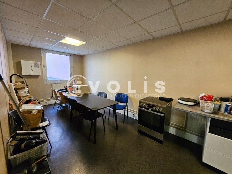Office in Cachan to rent - Interior Photo - Image 2 of 14