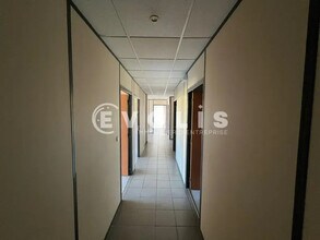 50 Rue Du Mollaret, Saint-Quentin-Fallavier for sale Interior Photo- Image 2 of 7