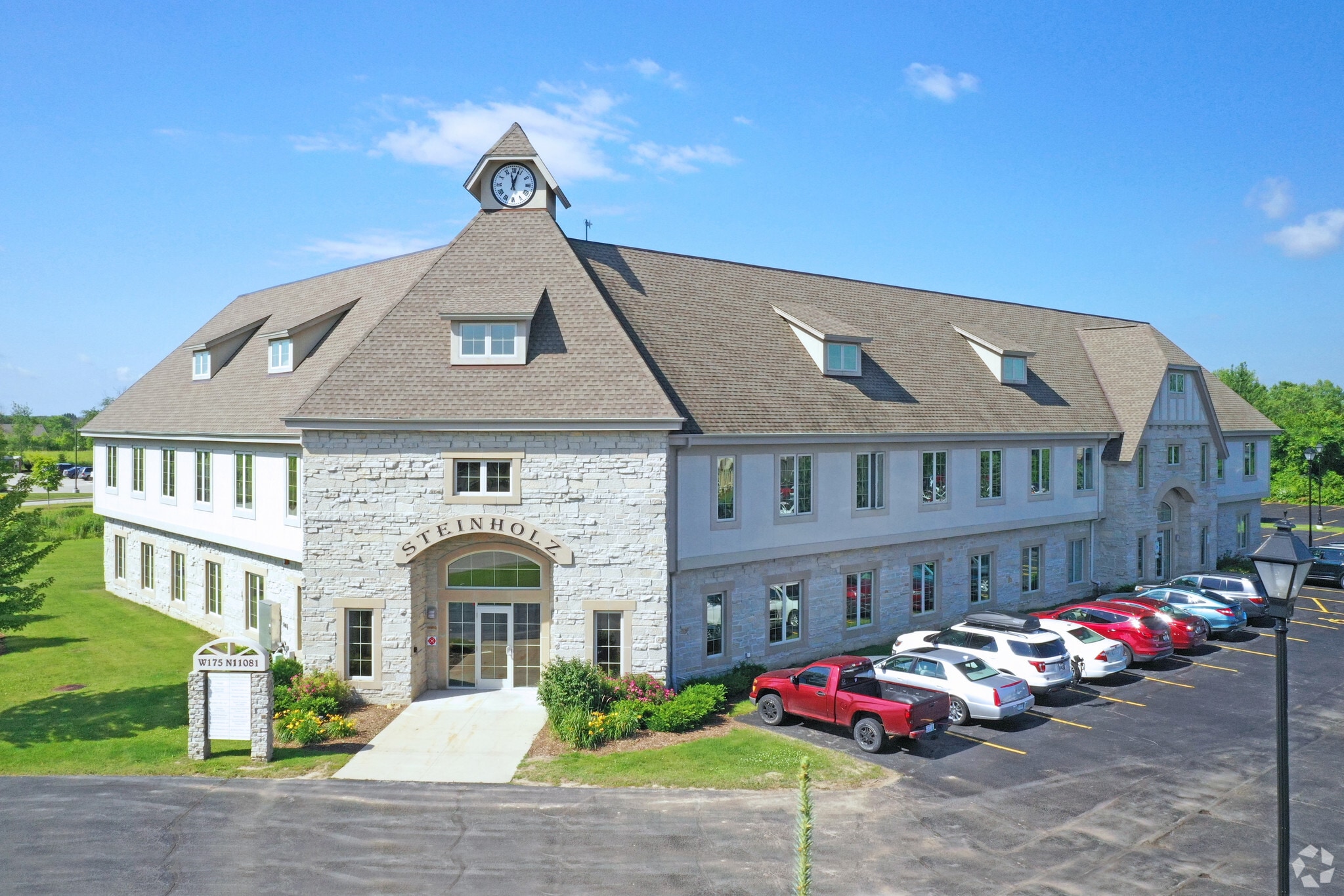 W175N11081 Stonewood Dr, Germantown, WI to rent Building Photo- Image 1 of 50