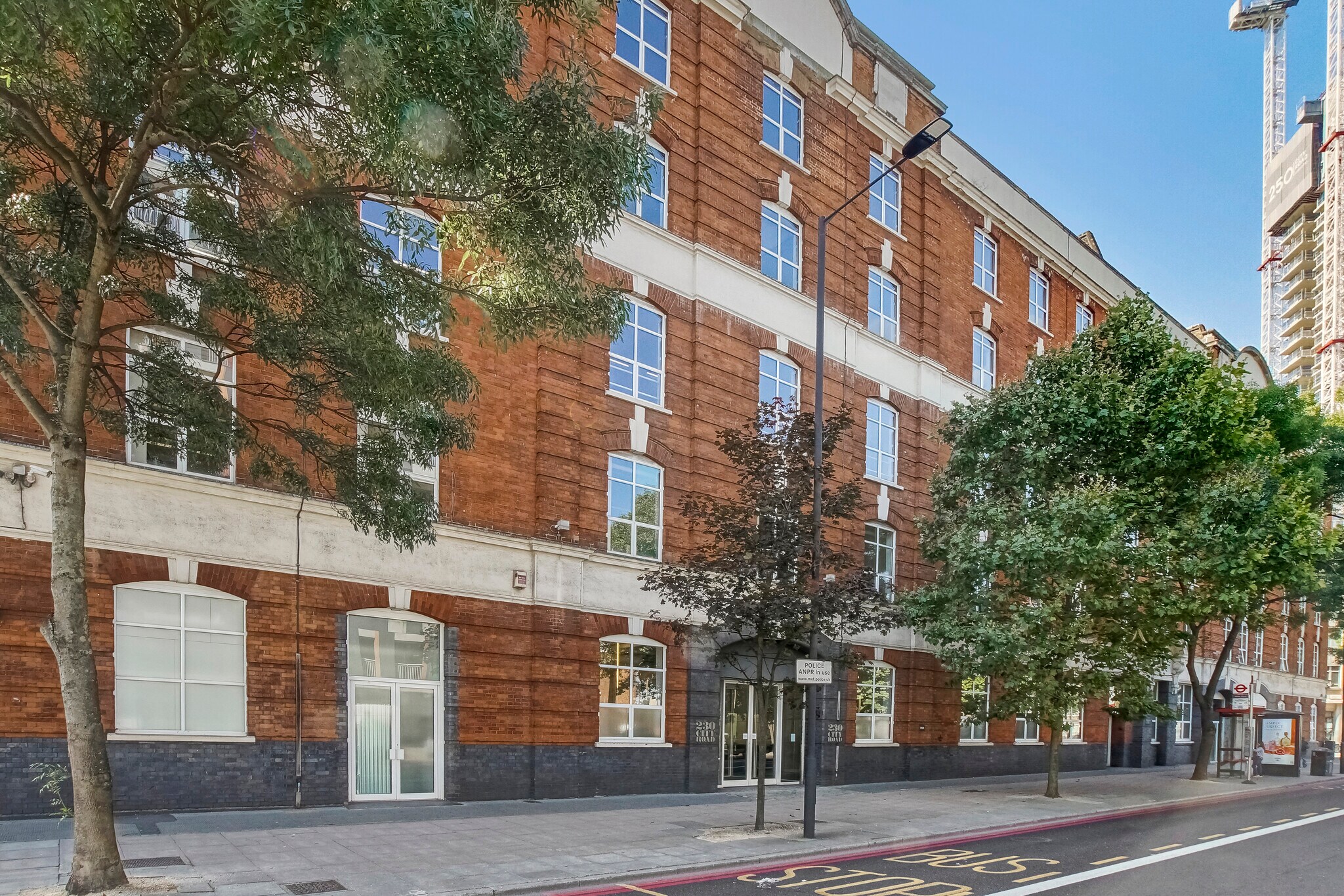 226-236 City Rd, London to rent Primary Photo- Image 1 of 2