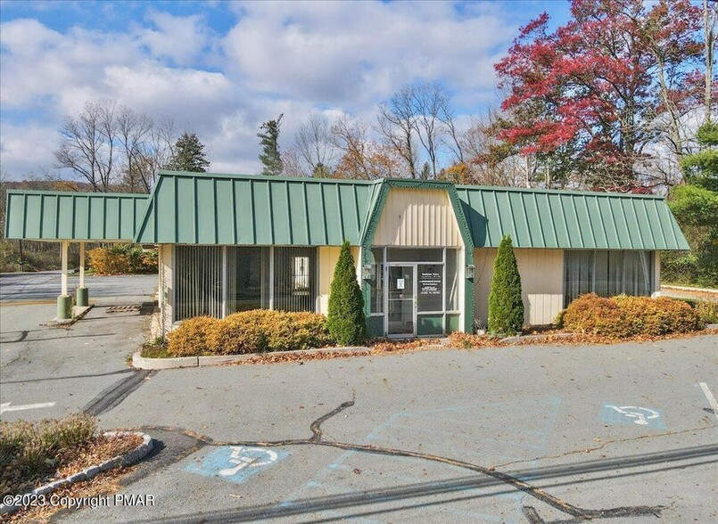 993 Route 390, Cresco, PA for sale - Building Photo - Image 1 of 1