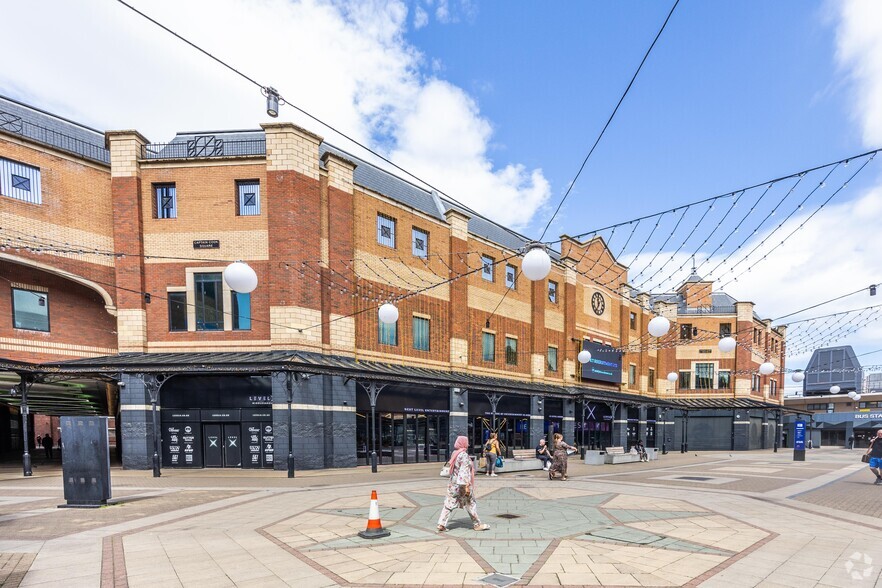 Newport Cres, Middlesbrough to rent - Primary Photo - Image 1 of 4