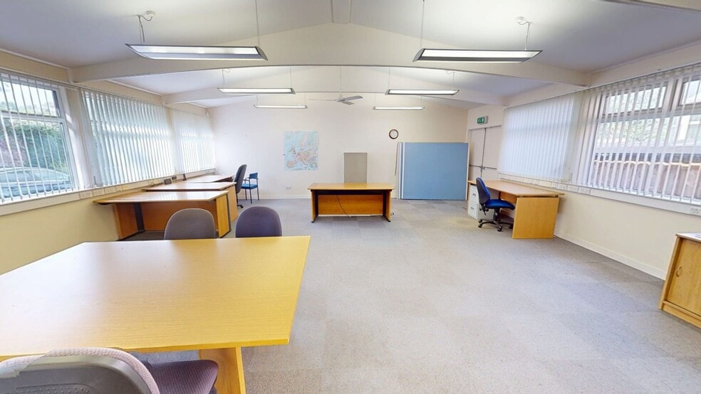 92-94 Old Castle Rd, Glasgow for sale - Interior Photo - Image 2 of 5