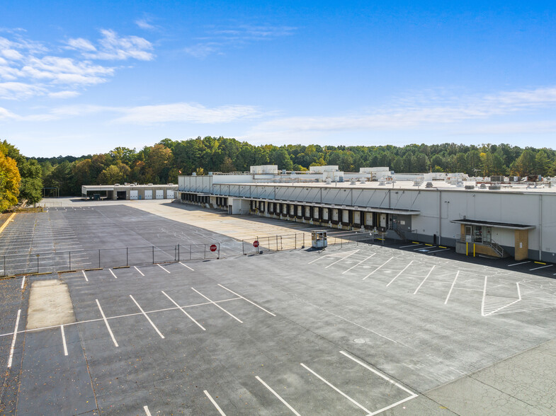 5400 Fulton Industrial Blvd SW, Atlanta, GA for rent - Building Photo - Image 3 of 6