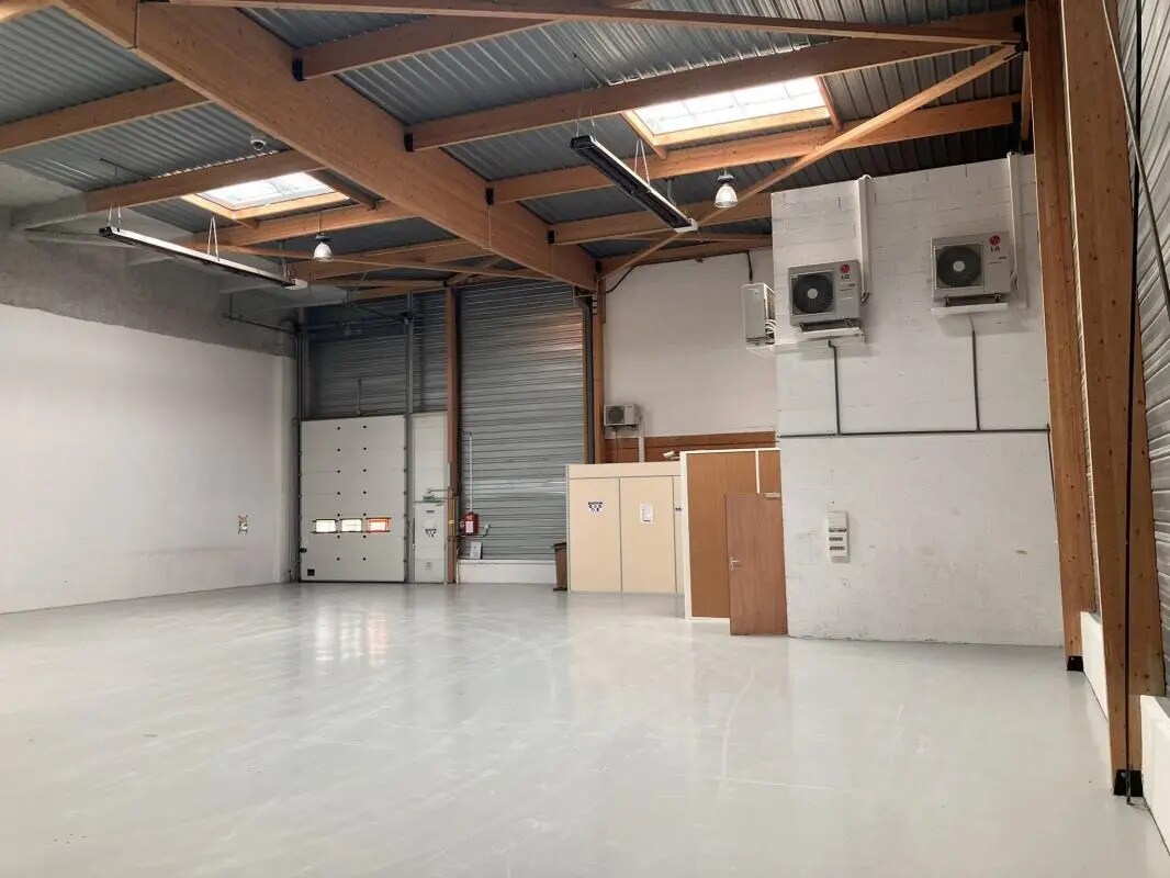 49 Bis Rue Du Commandant Rolland, Le Bourget to rent Interior Photo- Image 1 of 9