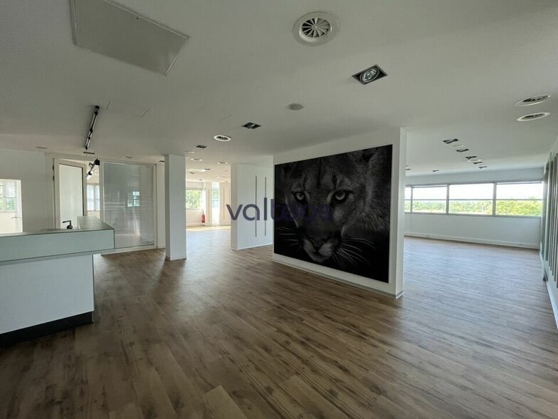 2480 L'Occitane, Labège to rent - Building Photo - Image 2 of 16