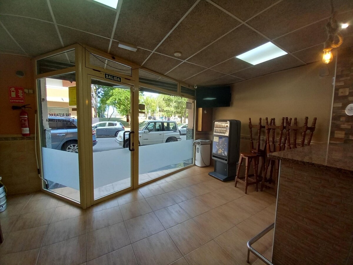 Vilanova i la Geltrú, BAR 08800 - Unit Pta. Izq. - - Interior Photo - Image 1 of 26