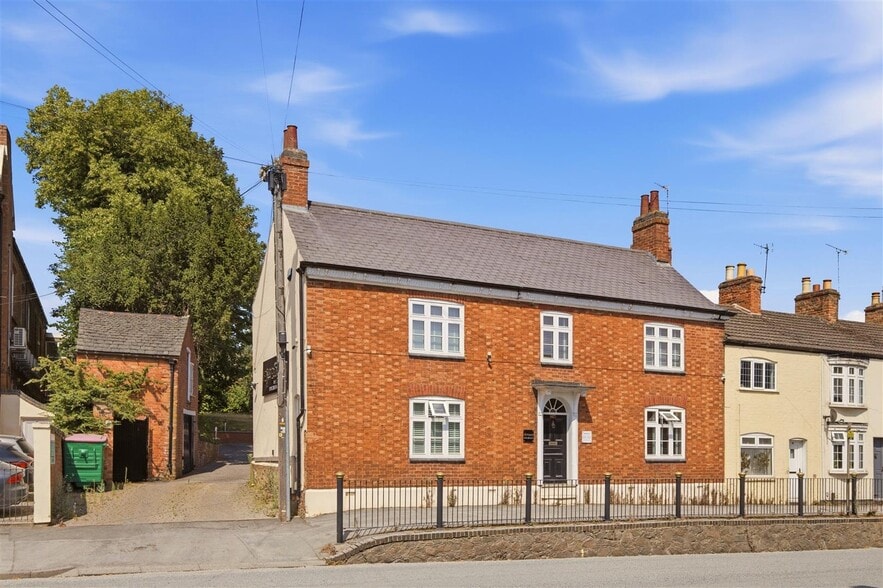 67 London Rd, Oadby for sale - Building Photo - Image 1 of 18
