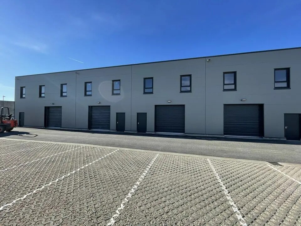 Industrial in Avignon to rent Building Photo- Image 1 of 4