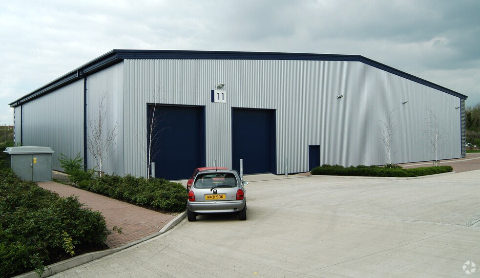 Langley Rd, Swindon to rent - Building Photo - Image 2 of 6