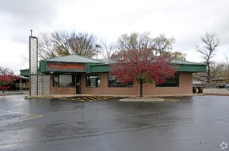 1012-1014 Commercial St, Emporia, KS for rent Building Photo- Image 1 of 1