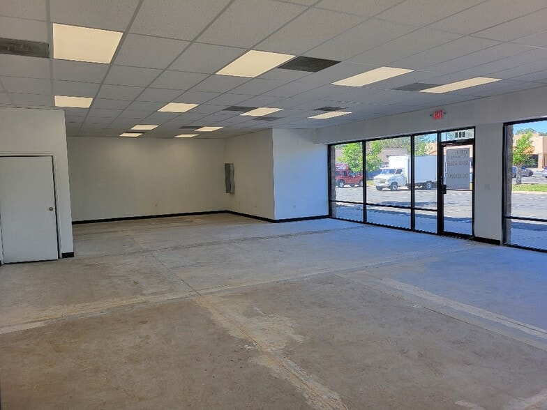 409-509 Sable Blvd, Aurora, CO to rent - Interior Photo - Image 3 of 6