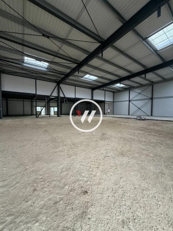 Light Industrial in Louvres for sale Interior Photo- Image 1 of 10