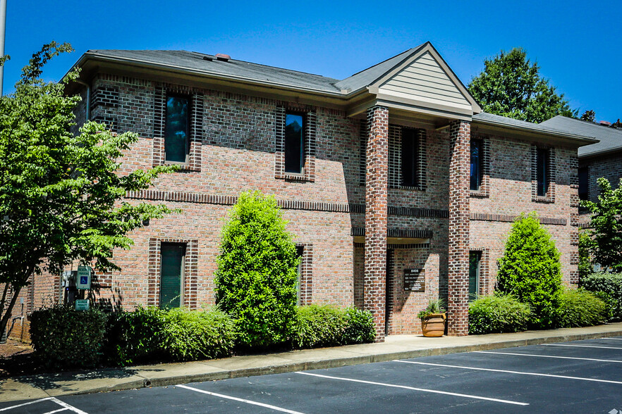 8408 Six Forks Rd, Raleigh, NC for sale - Building Photo - Image 1 of 1