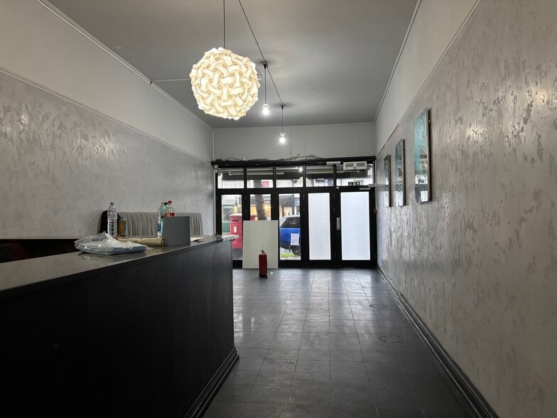 175-177 High St, Epping to rent - Building Photo - Image 3 of 5