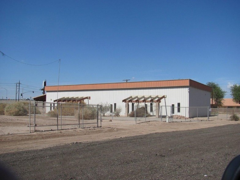 2350 Weakley St, El Centro, CA for rent - Building Photo - Image 1 of 3