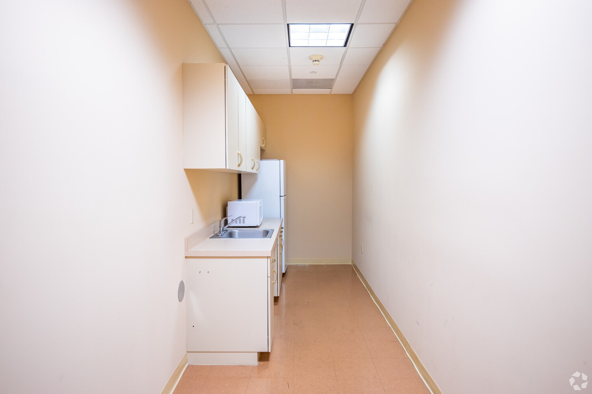 2400 E Commercial Blvd, Fort Lauderdale, FL for rent Interior Photo- Image 1 of 6